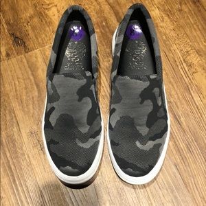 vince camuto athletic shoes